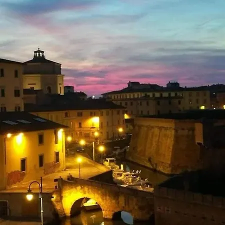 아파트 Mansarda Pieno Centro *